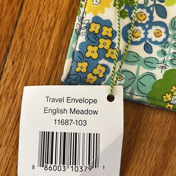Vera Bradley Travel Envelope NWT English Meadow Print- Read Description! - Picture 2 of 8